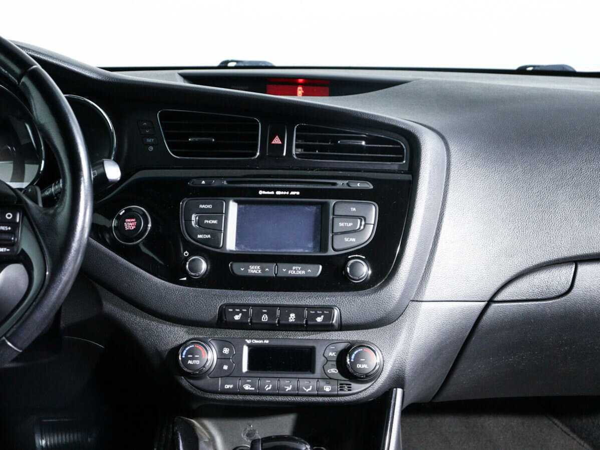 Kia Ceed с пробегом — 2013 год. Фото: #10