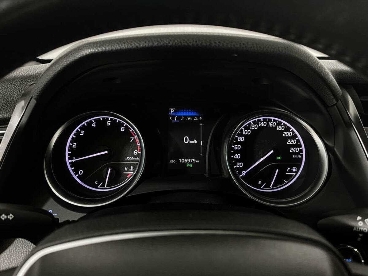 Toyota Camry с пробегом — 2018 год. Фото: #10