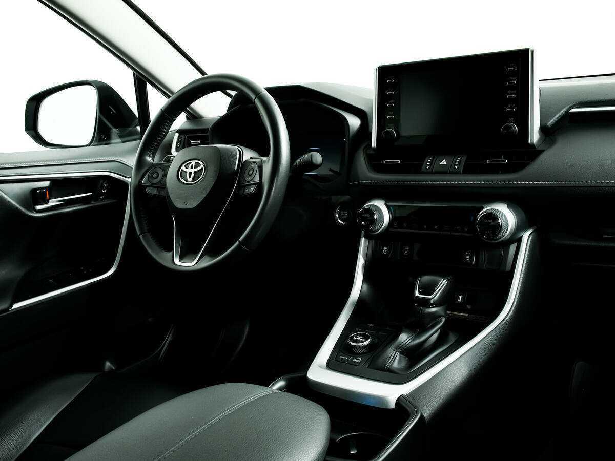 Toyota RAV4 с пробегом — 2021 год. Фото: #8