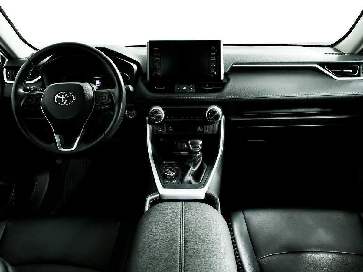 Toyota RAV4 с пробегом — 2021 год. Фото: #10