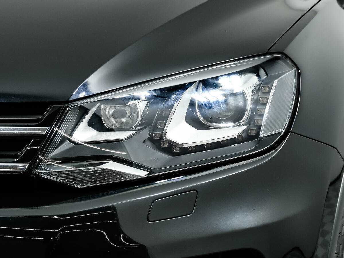 Volkswagen Touareg с пробегом — 2014 год. Фото: #14