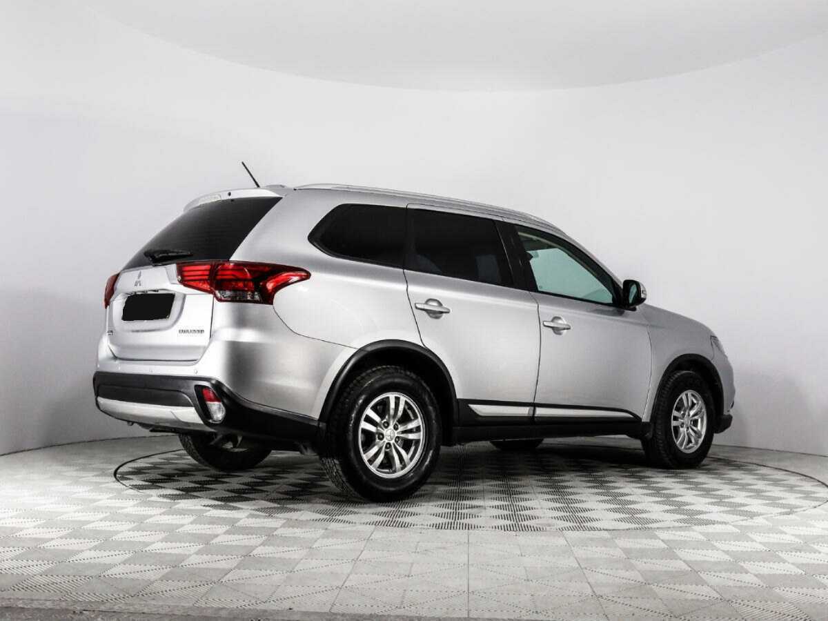Mitsubishi Outlander с пробегом — 2015 год. Фото: #4