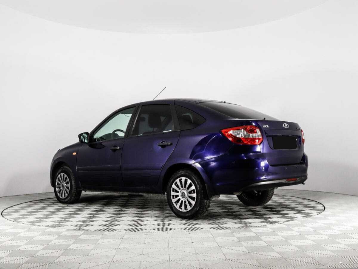 Lada (ВАЗ) Granta с пробегом — 2015 год. Фото: #6