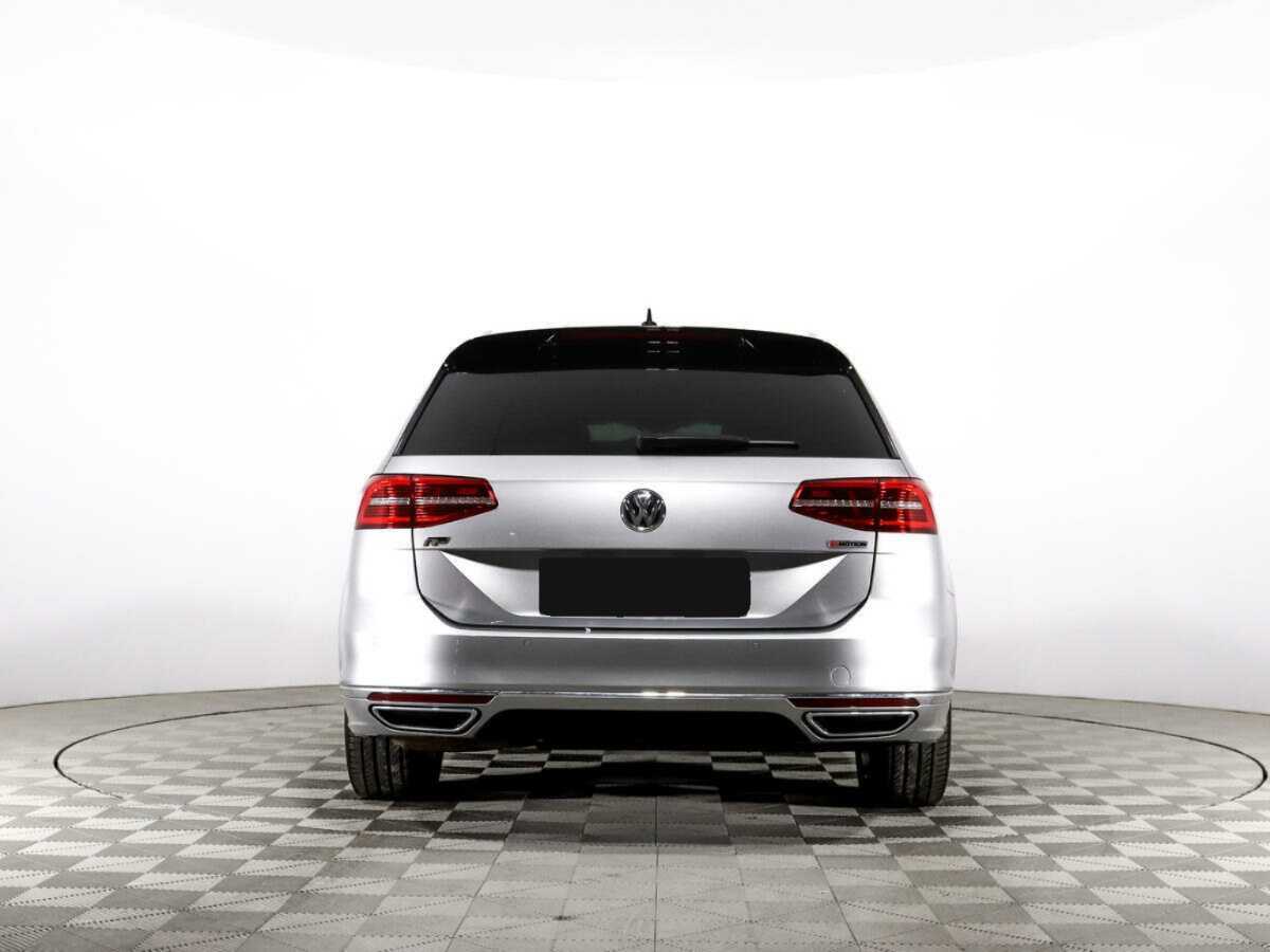 Volkswagen Passat с пробегом — 2019 год. Фото: #5