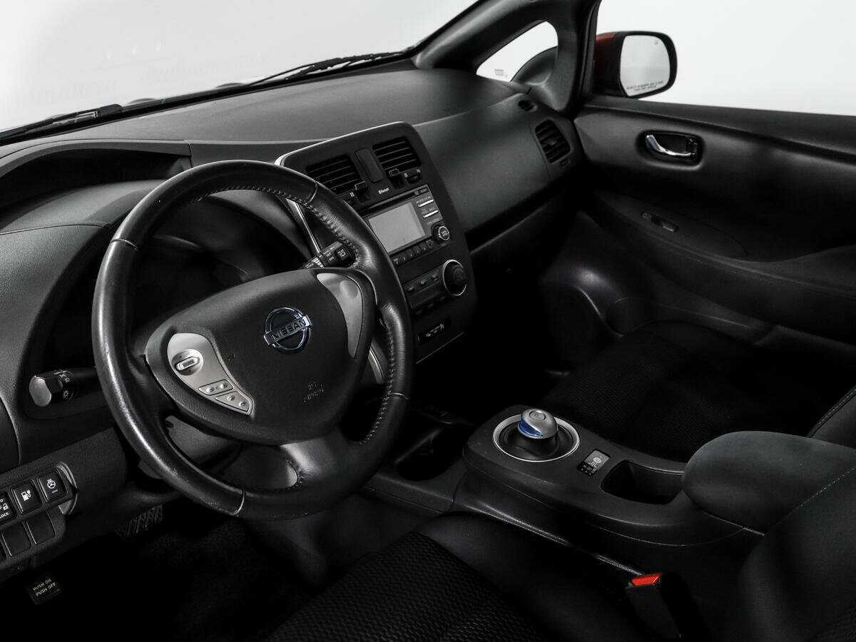 Nissan Leaf с пробегом — 2013 год. Фото: #8