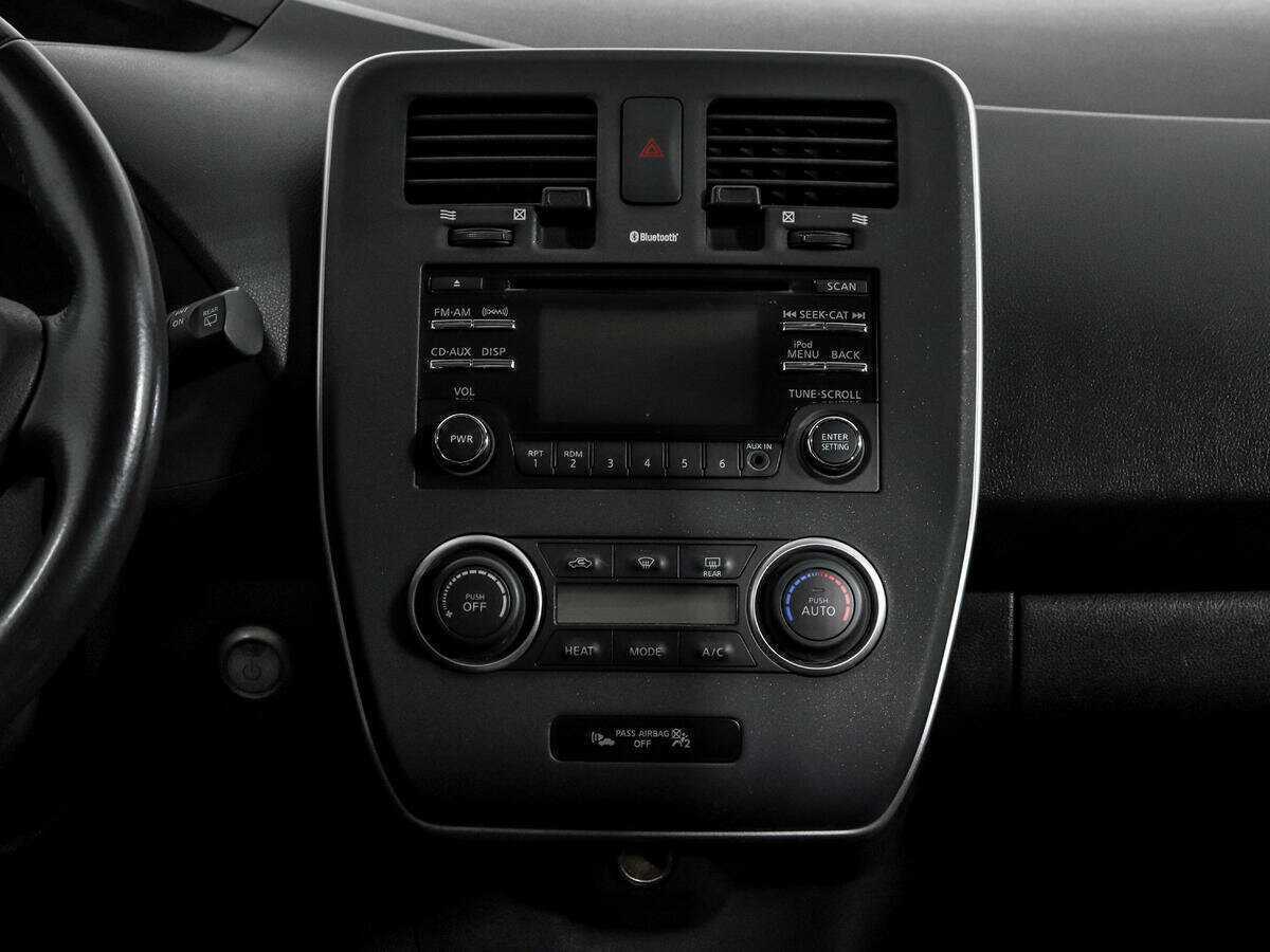 Nissan Leaf с пробегом — 2013 год. Фото: #17