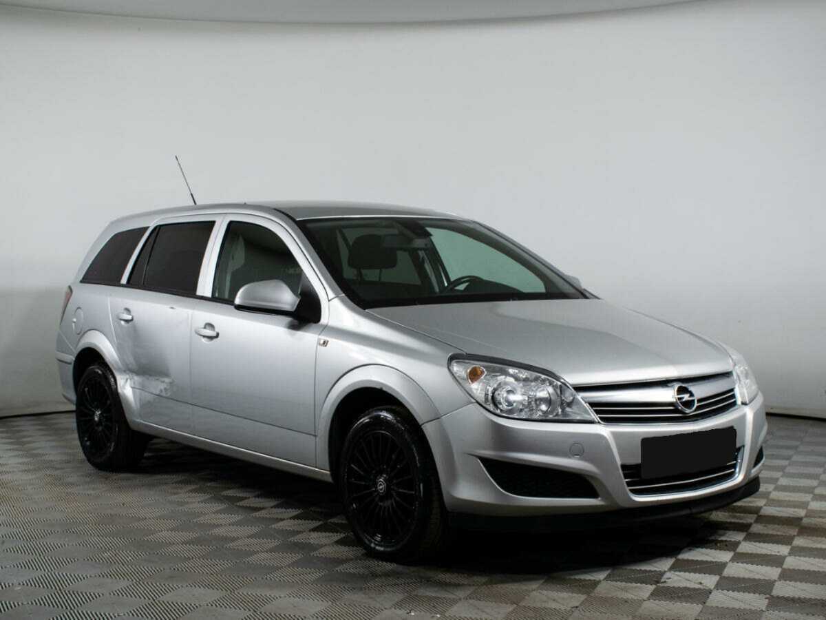 Opel Astra с пробегом — 2014 год. Фото: #2