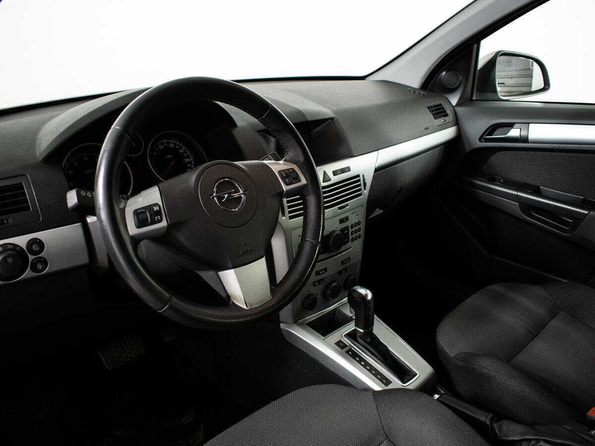 Opel Astra с пробегом — 2014 год. Фото: #12