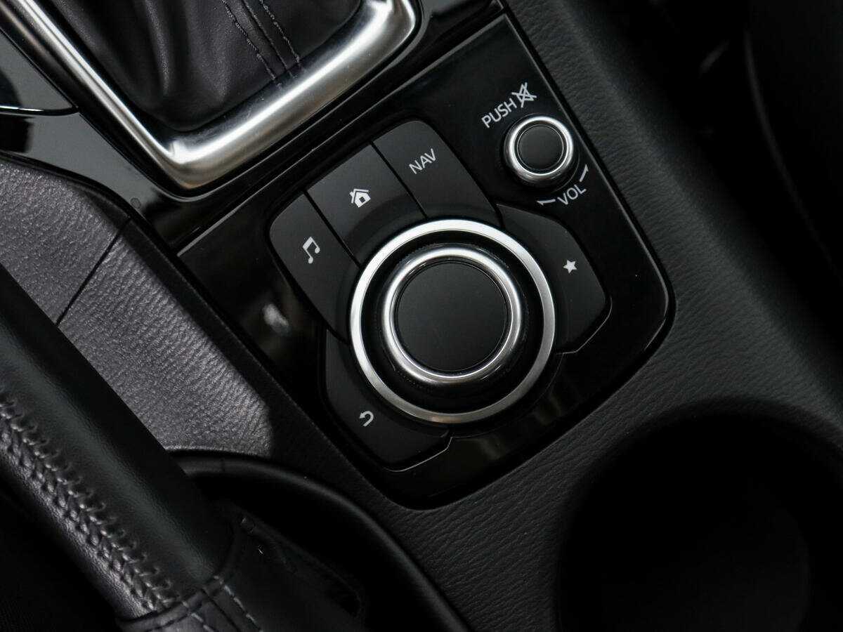 Mazda 3 с пробегом — 2016 год. Фото: #11