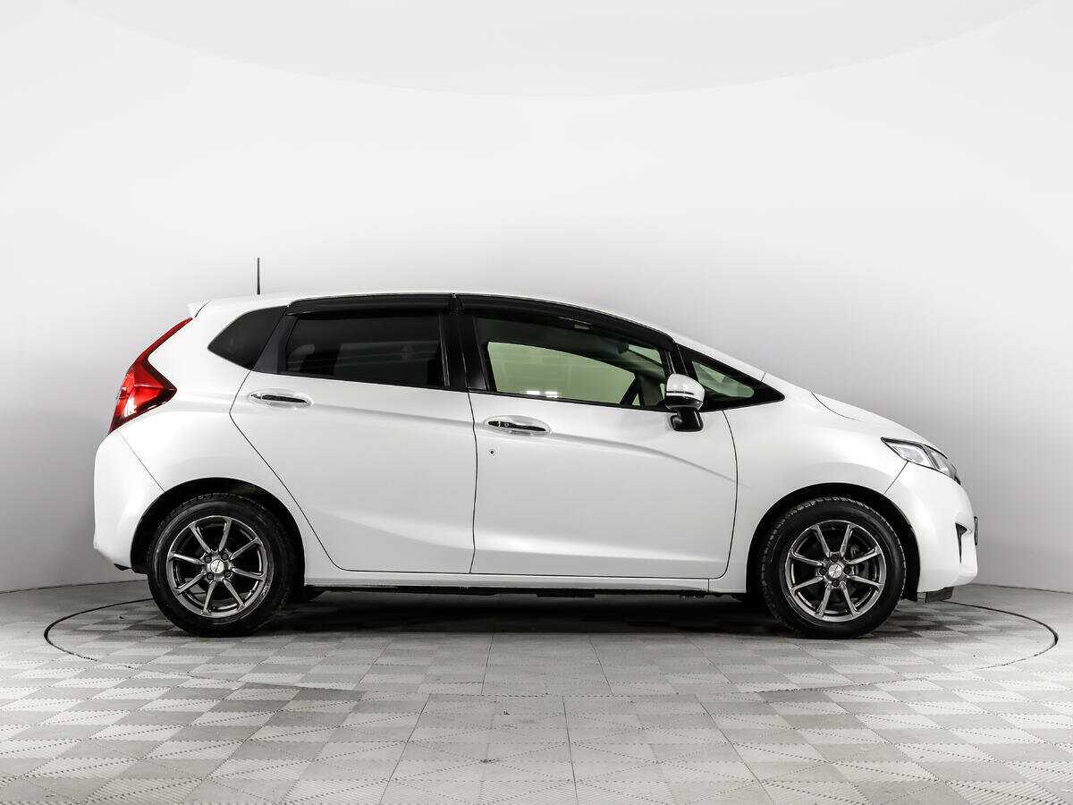 Honda Fit с пробегом — 2015 год. Фото: #4
