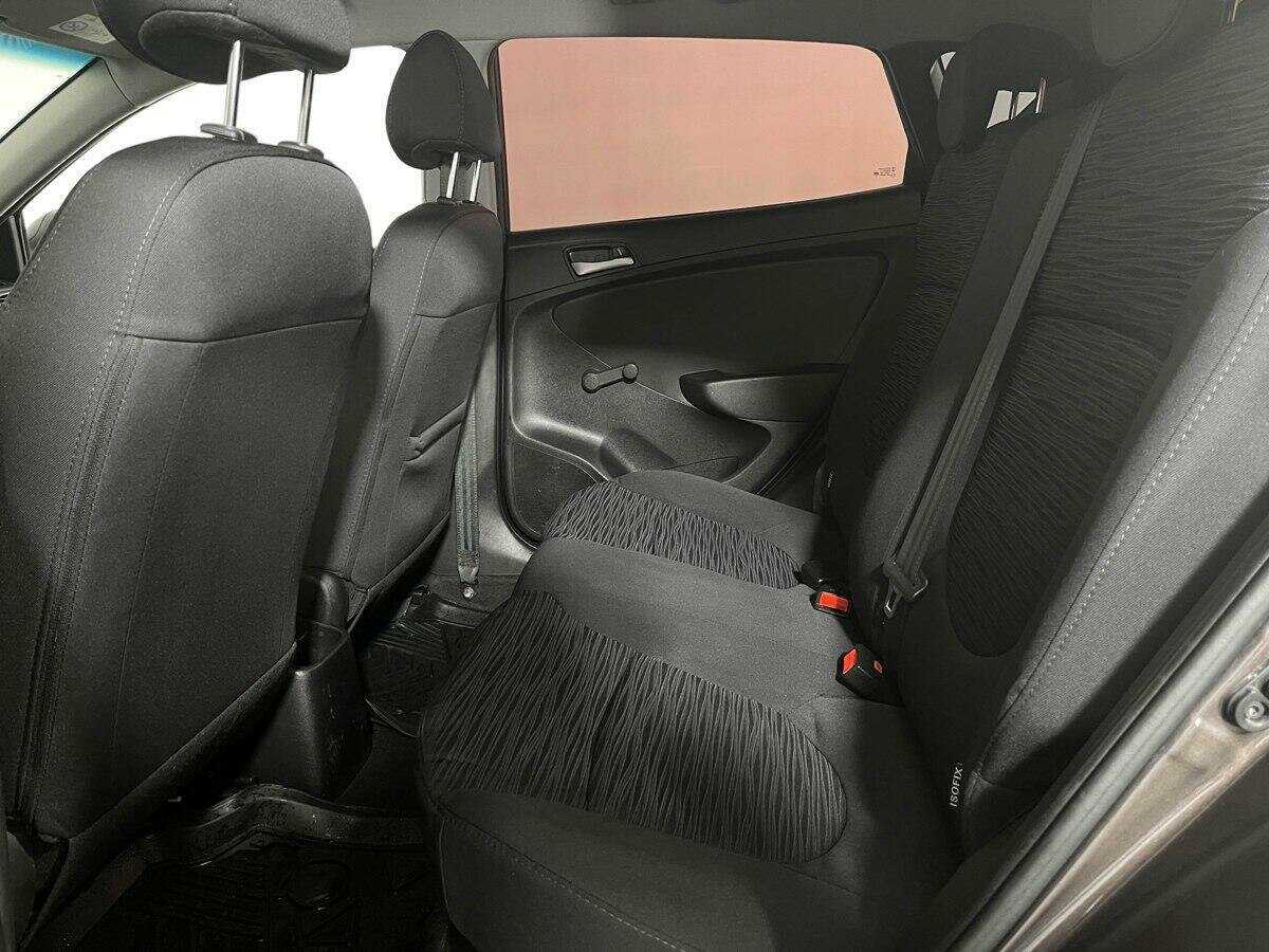 Hyundai Solaris с пробегом — 2016 год. Фото: #9