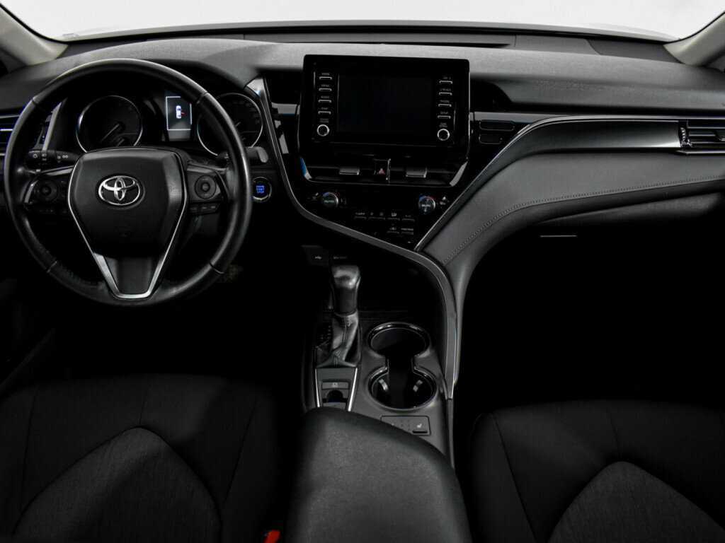 Toyota Camry с пробегом — 2021 год. Фото: #13