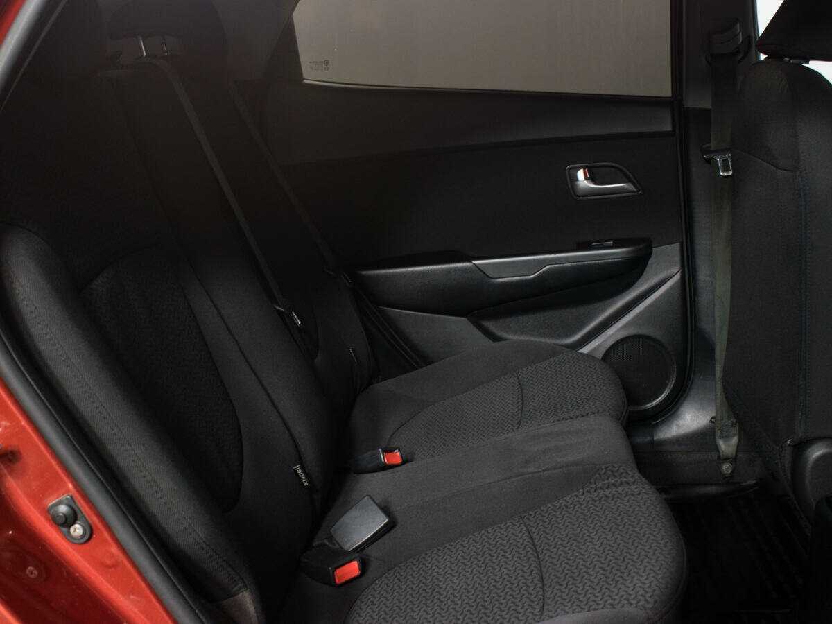 Kia Rio с пробегом — 2012 год. Фото: #12