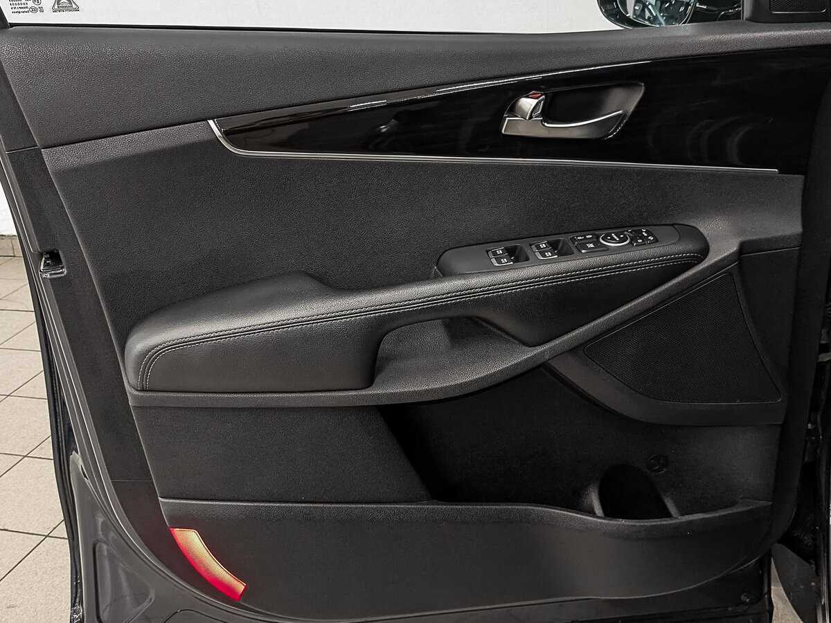 Kia Sorento с пробегом — 2018 год. Фото: #18