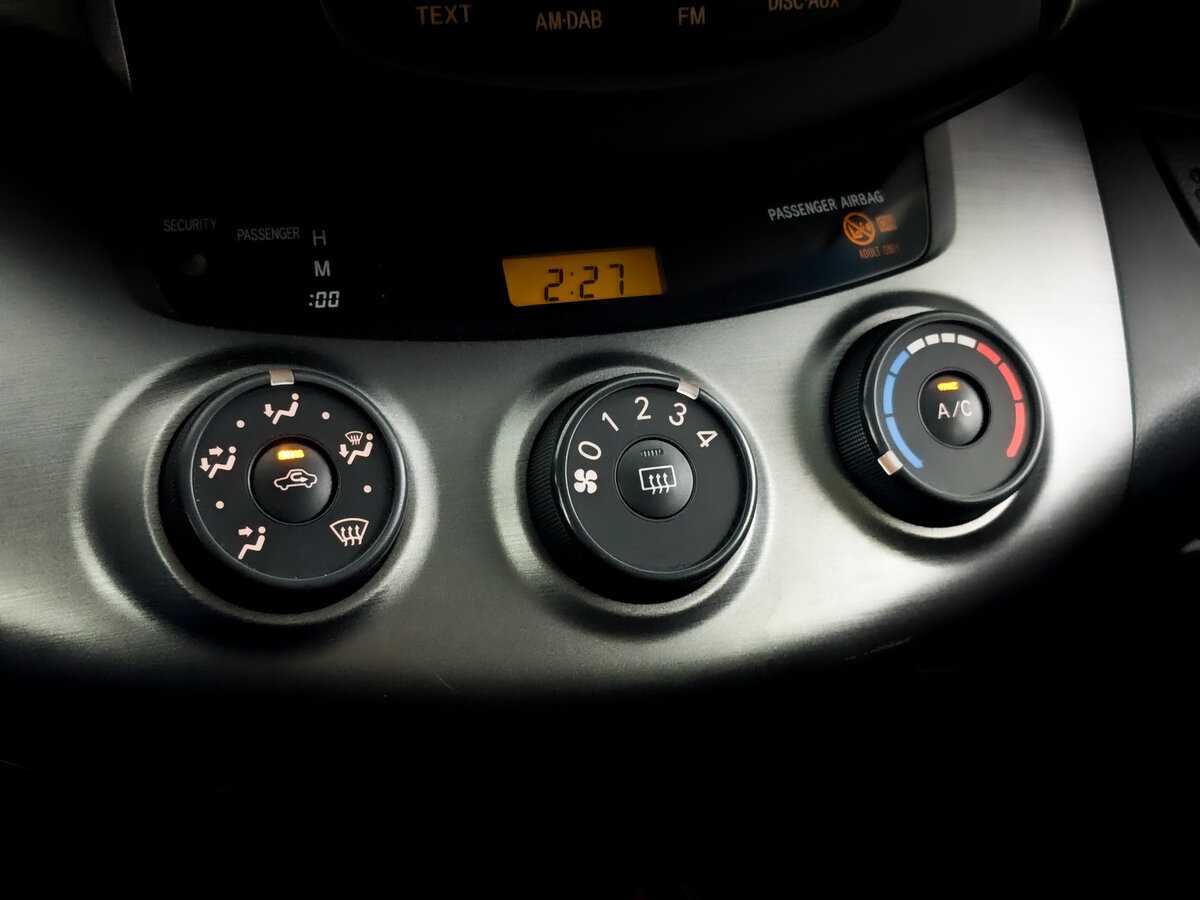 Toyota RAV4 с пробегом — 2012 год. Фото: #24