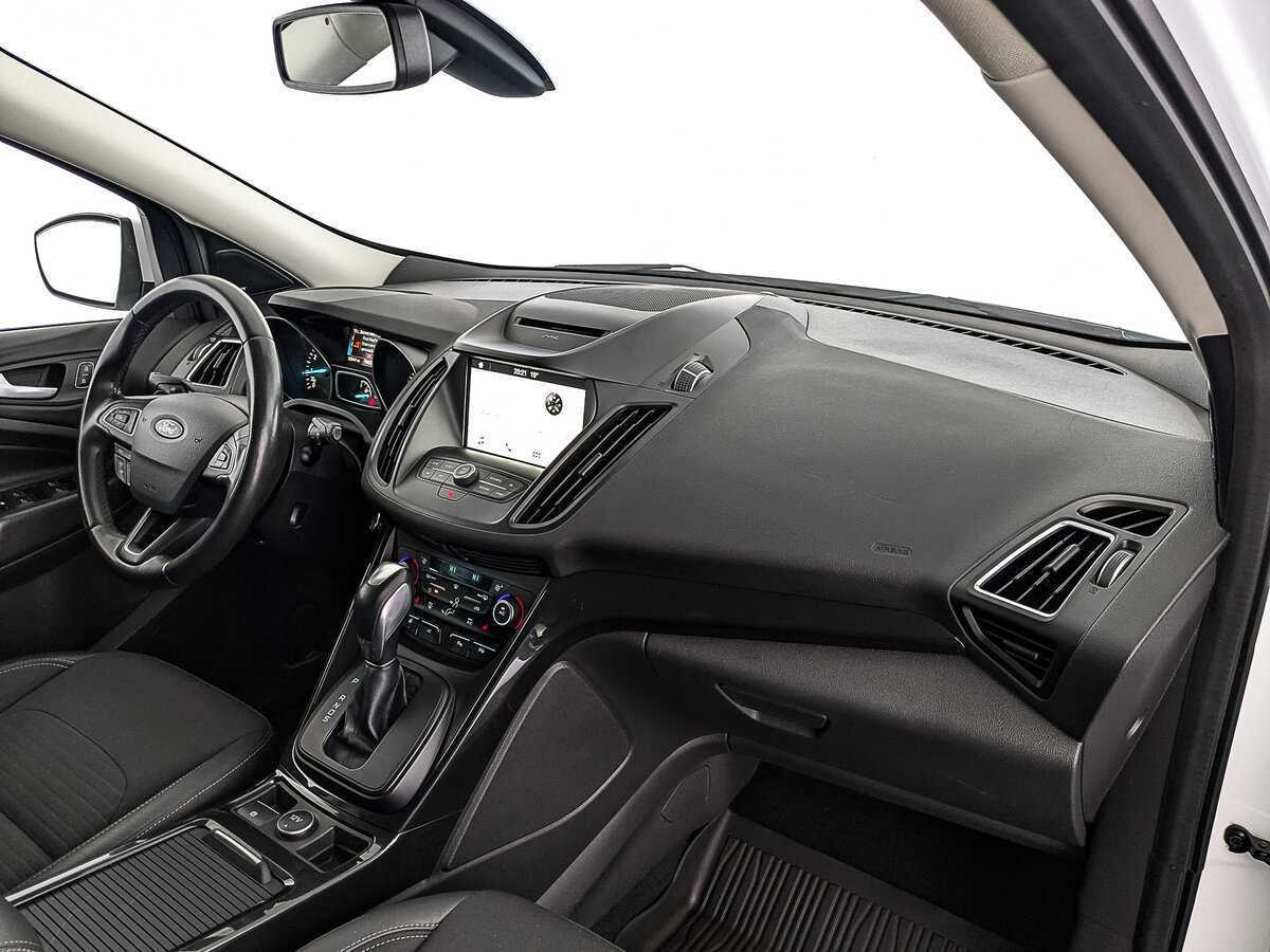 Ford Kuga с пробегом — 2018 год. Фото: #12