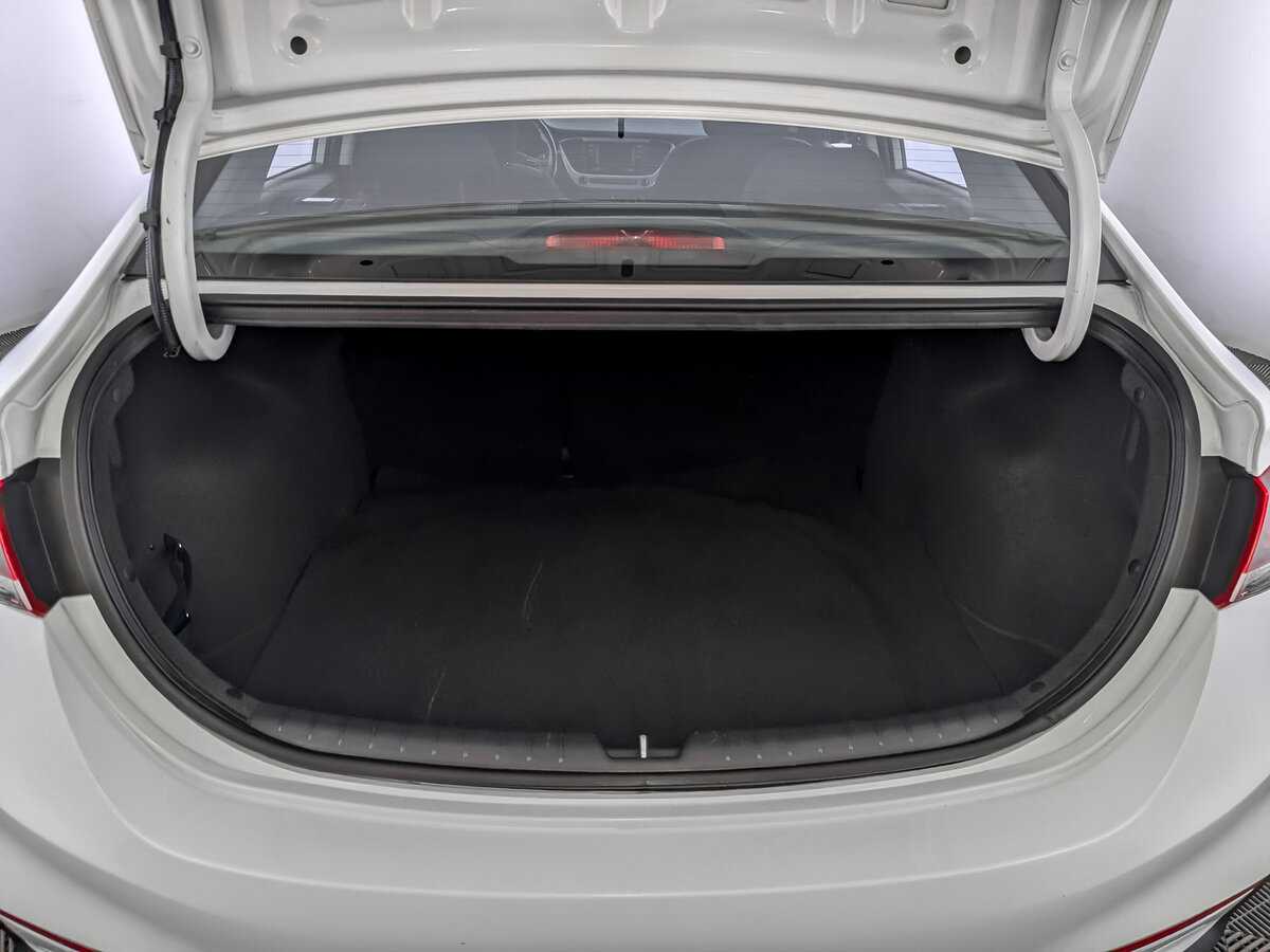 Hyundai Solaris с пробегом — 2018 год. Фото: #8