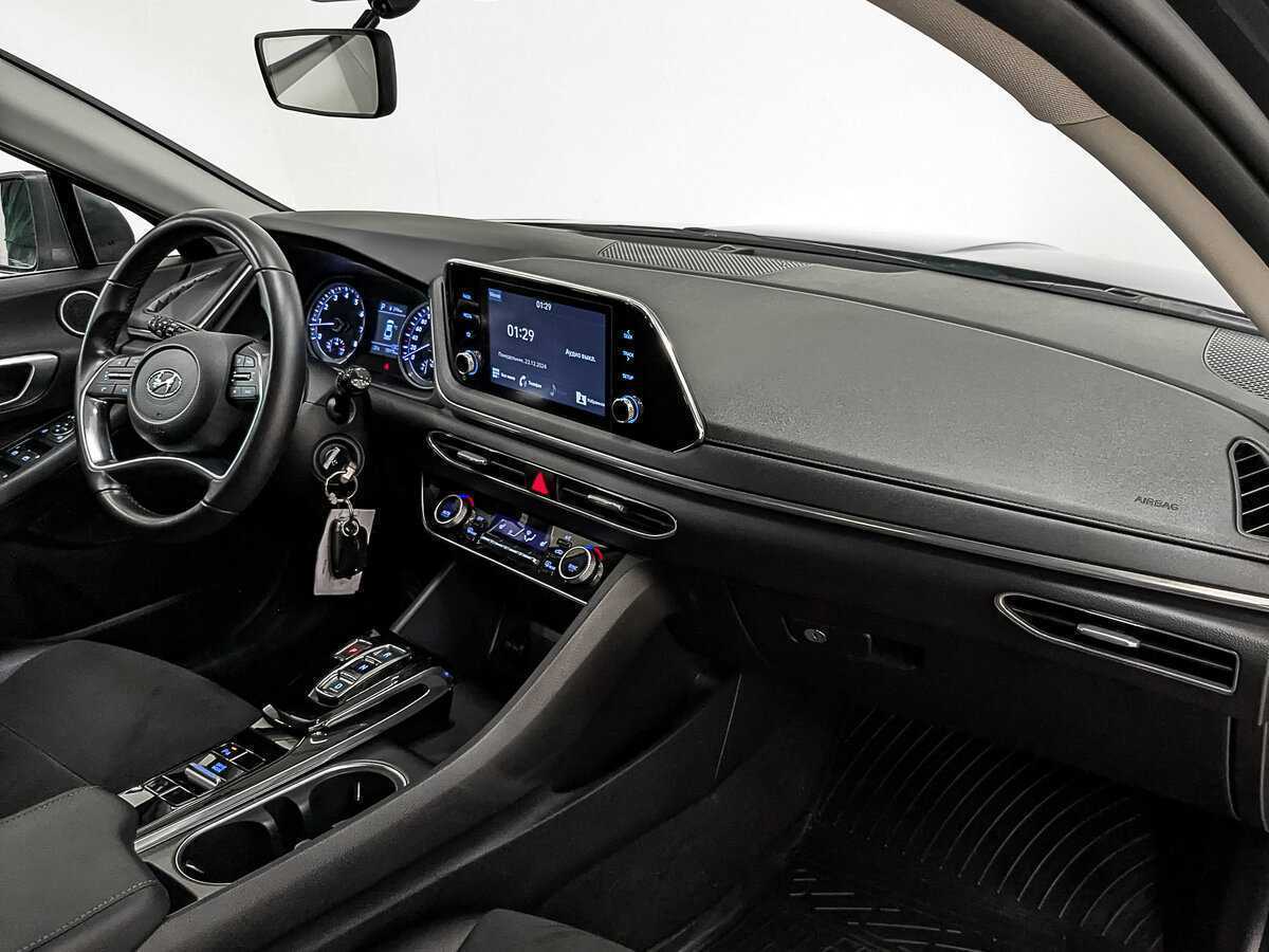 Hyundai Sonata с пробегом — 2021 год. Фото: #12