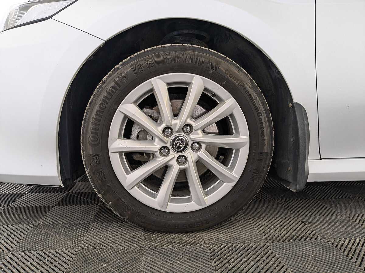 Toyota Camry с пробегом — 2021 год. Фото: #11