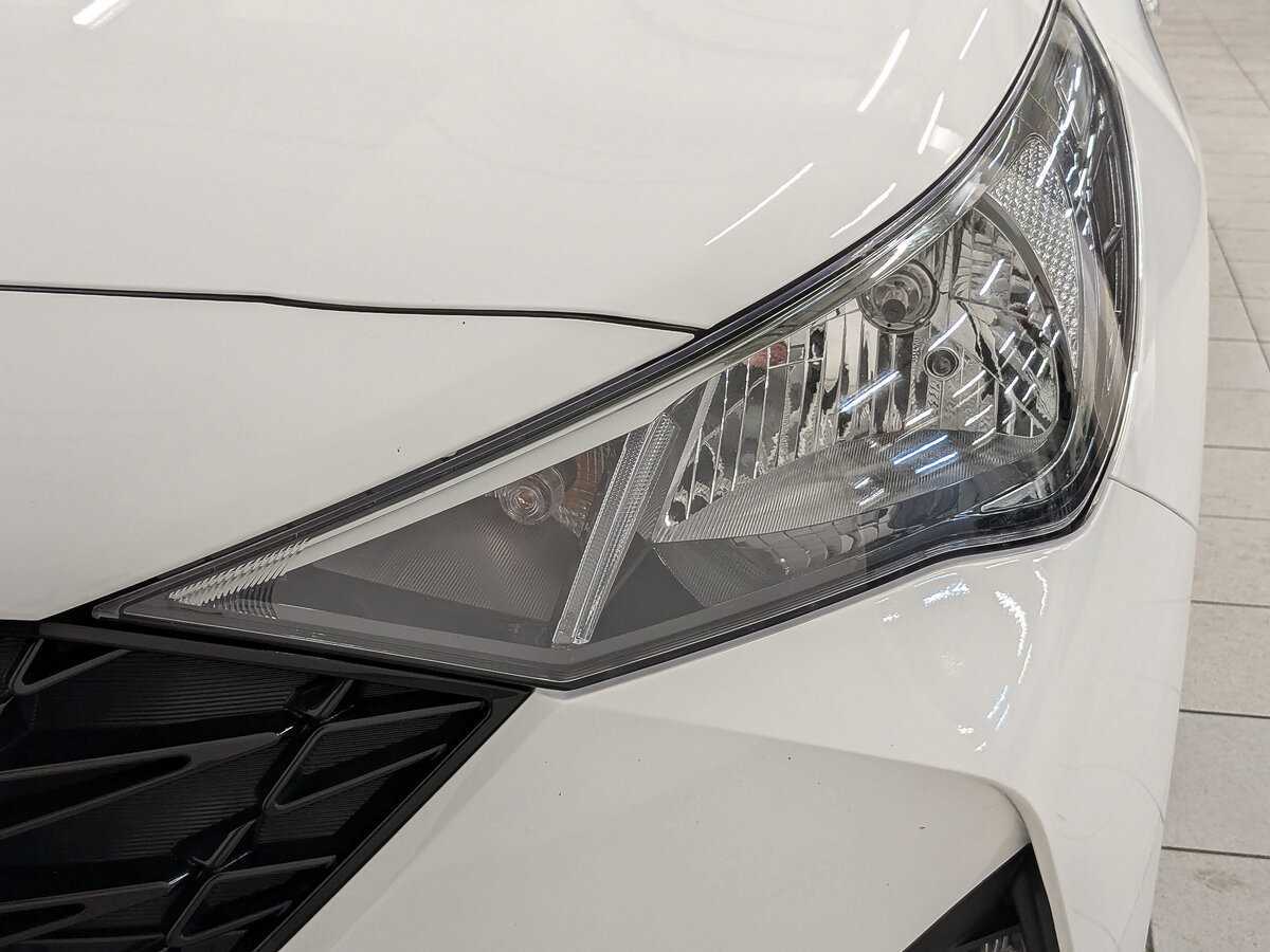 Hyundai Solaris с пробегом — 2022 год. Фото: #10