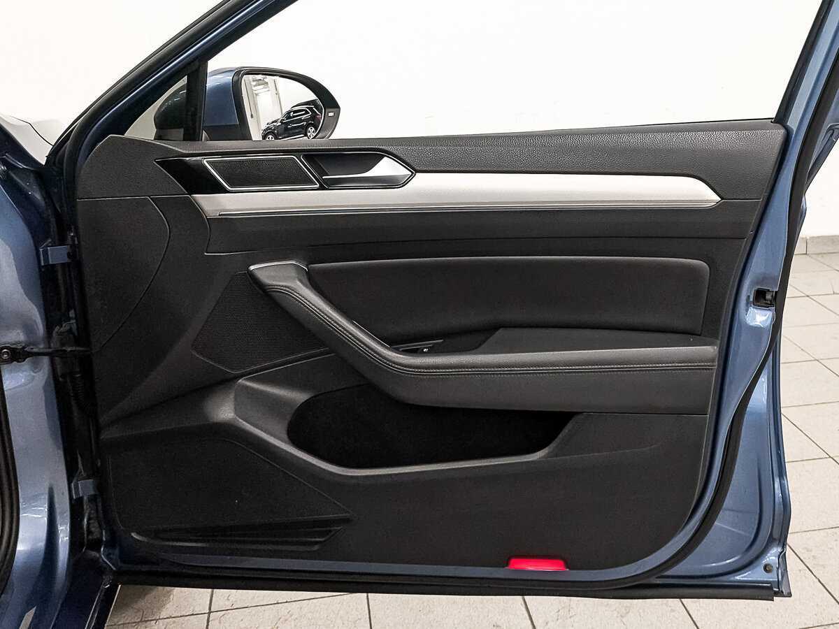 Volkswagen Passat с пробегом — 2015 год. Фото: #24