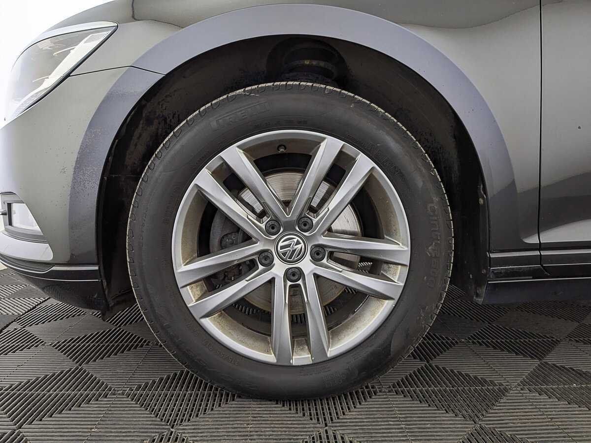 Volkswagen Passat с пробегом — 2019 год. Фото: #11