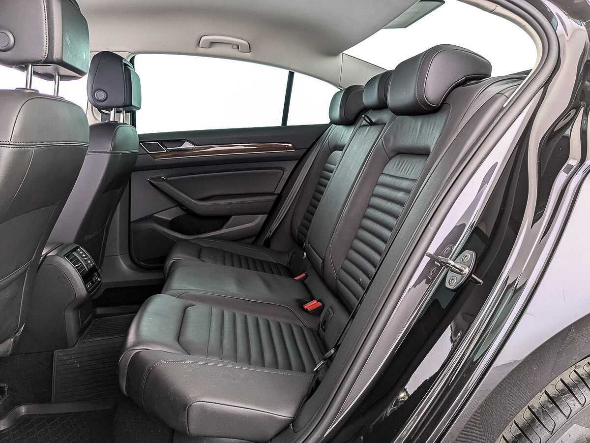 Volkswagen Passat с пробегом — 2019 год. Фото: #17