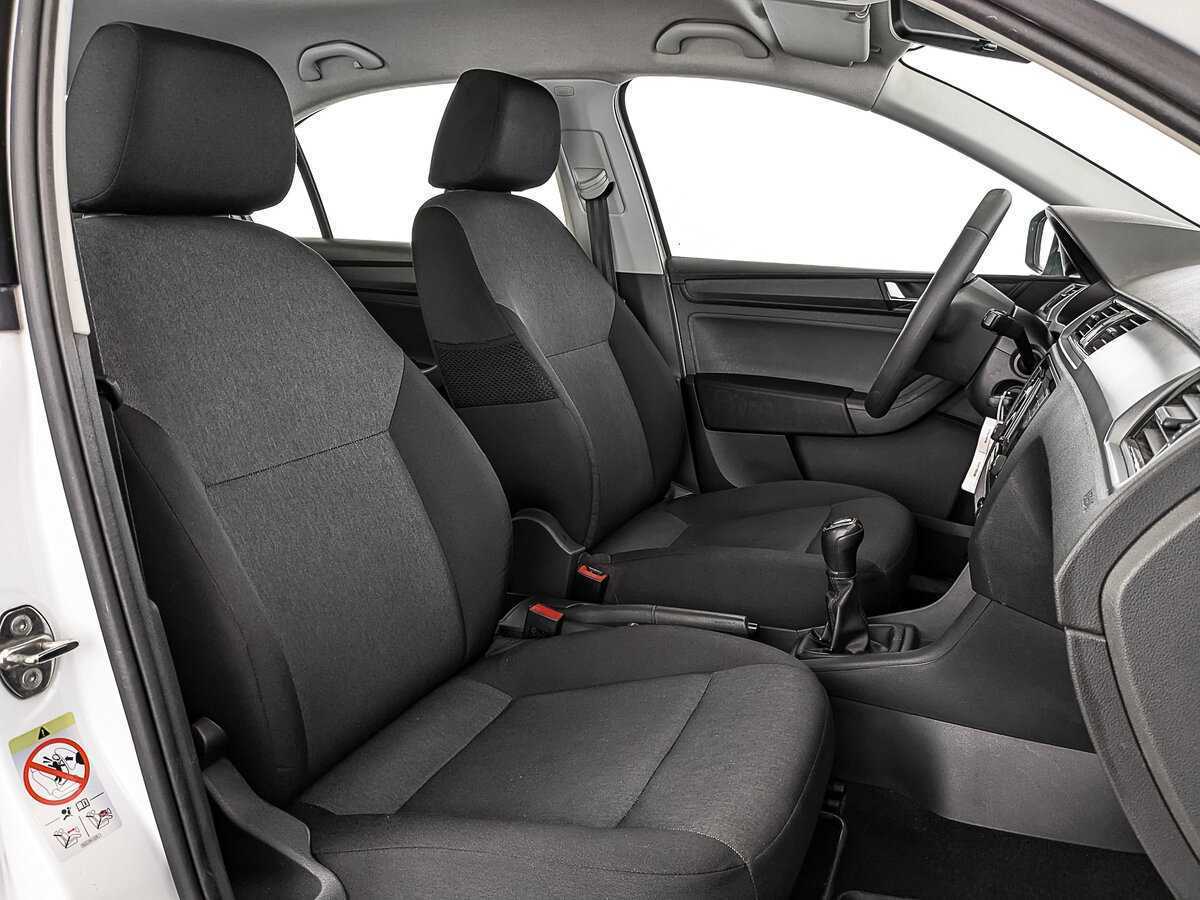 Skoda Rapid с пробегом — 2017 год. Фото: #22