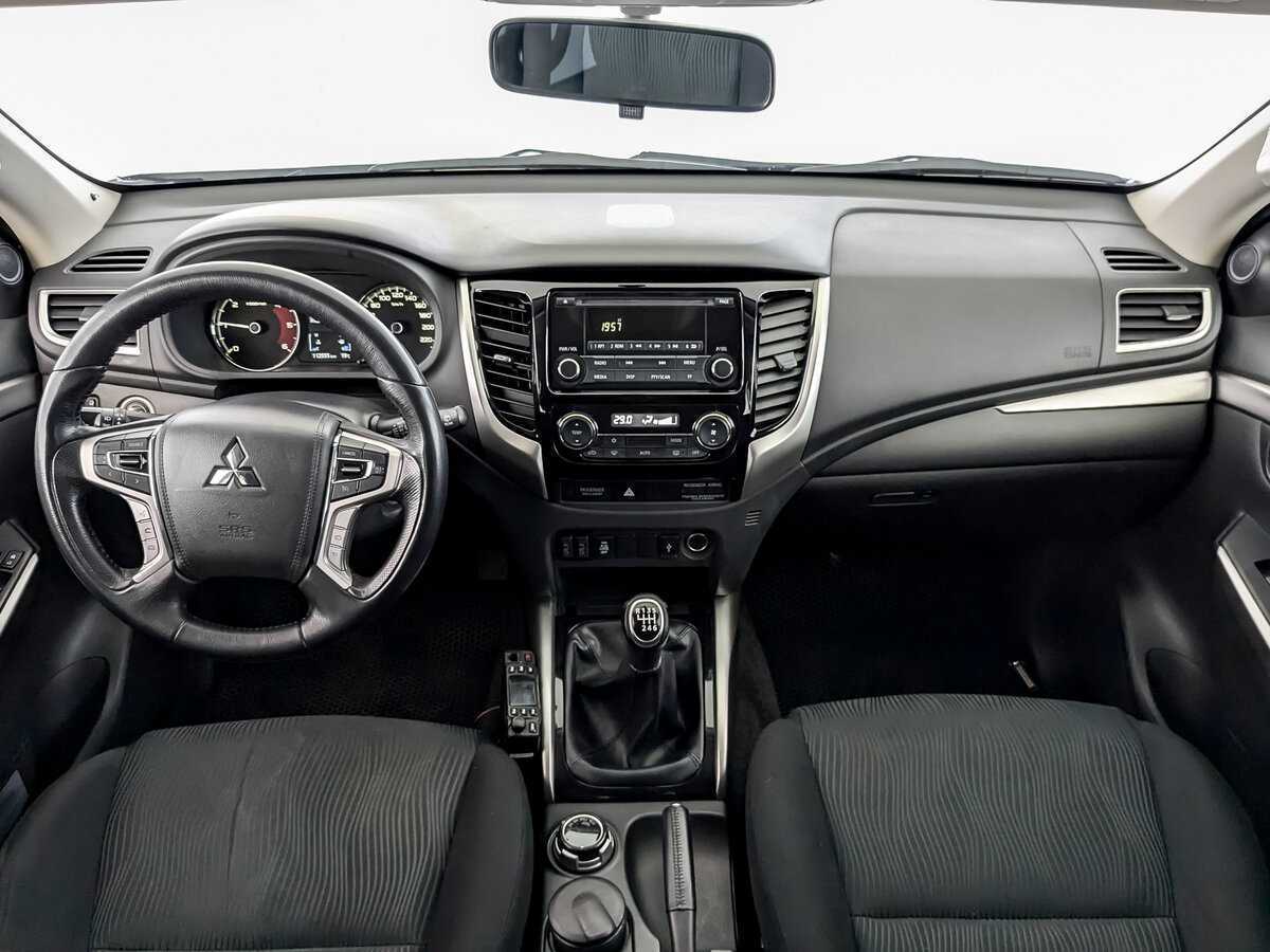 Mitsubishi Pajero Sport с пробегом — 2018 год. Фото: #13