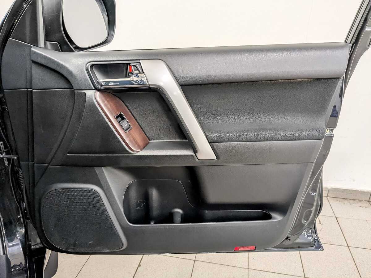 Toyota Land Cruiser Prado с пробегом — 2015 год. Фото: #23