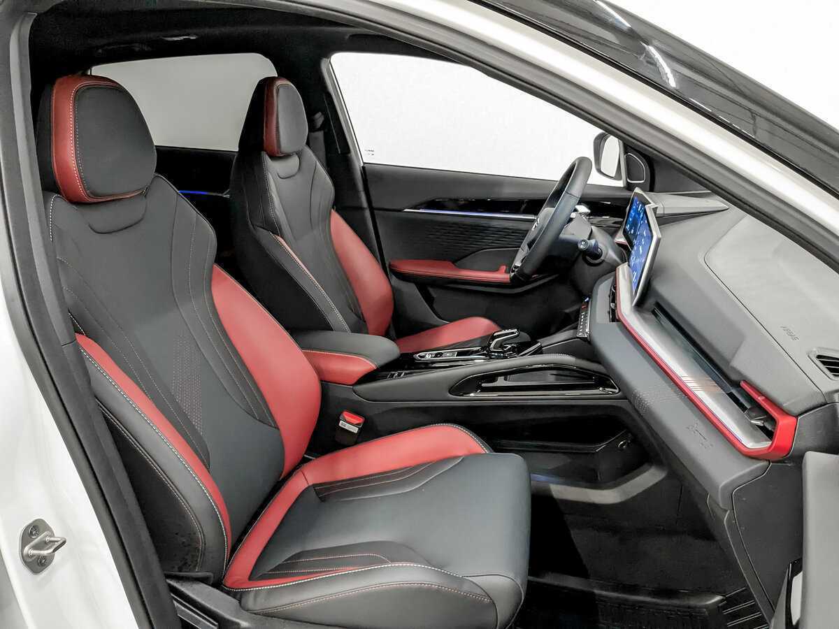 Geely Coolray с пробегом — 2024 год. Фото: #19