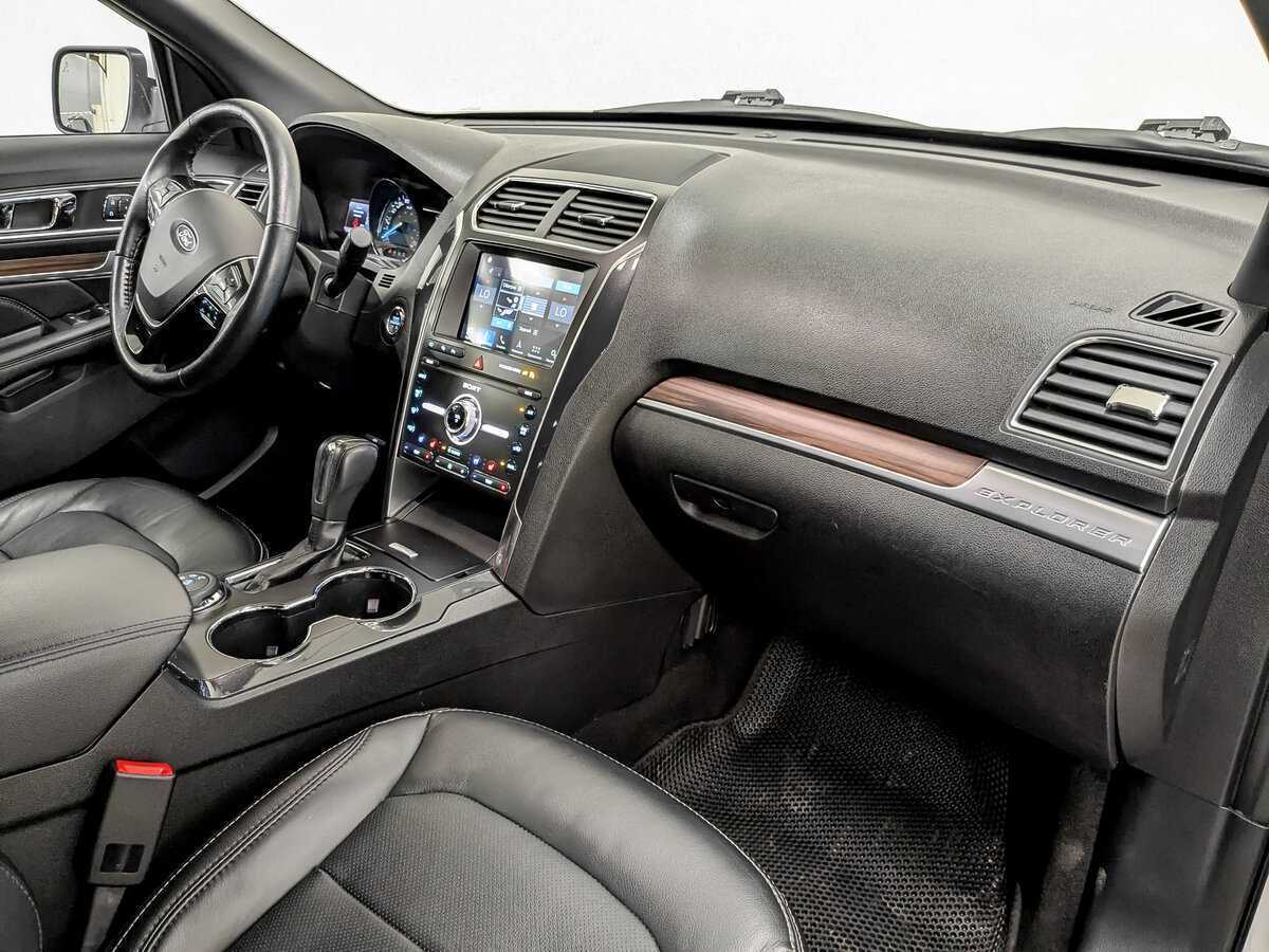 Ford Explorer с пробегом — 2019 год. Фото: #10
