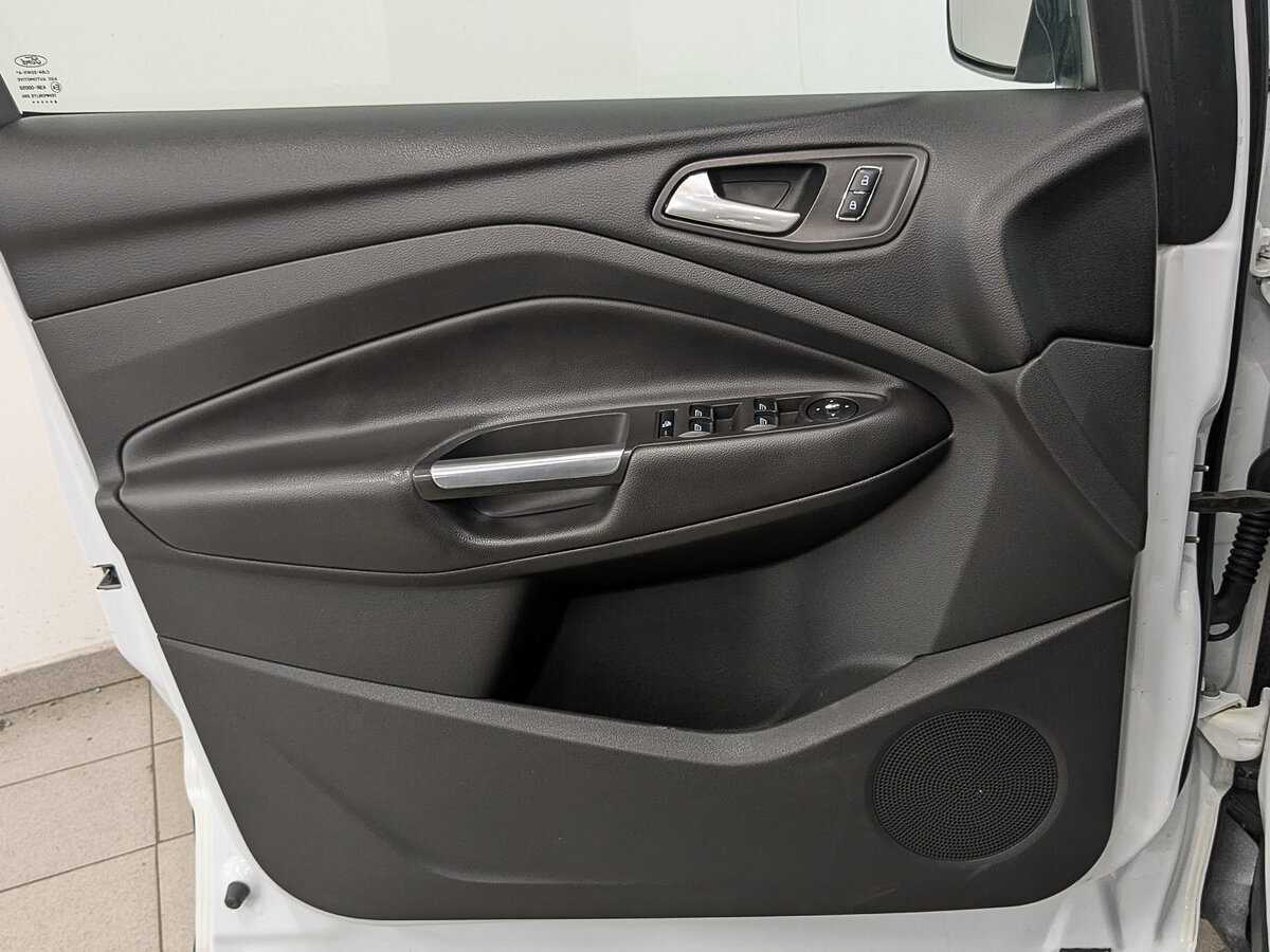 Ford Kuga с пробегом — 2014 год. Фото: #16