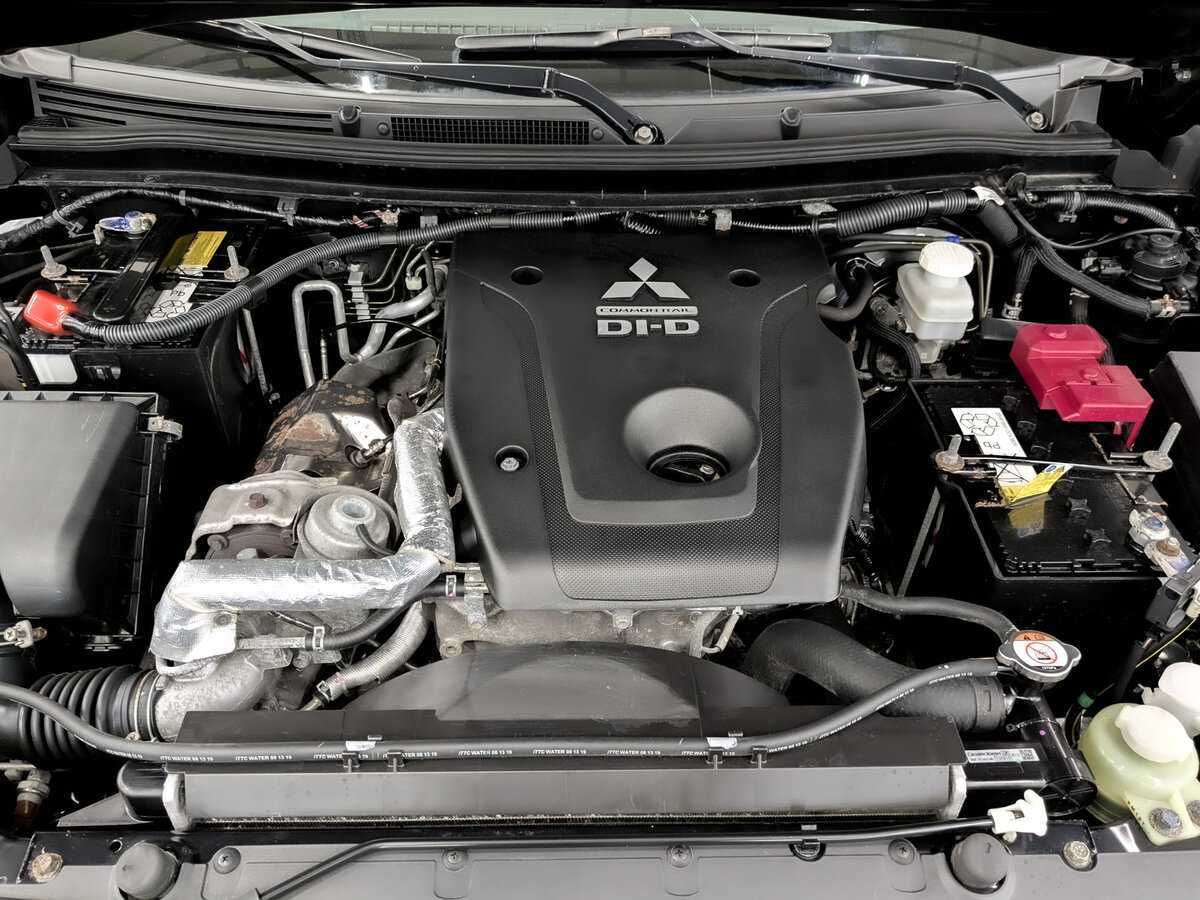 Mitsubishi Pajero Sport с пробегом — 2019 год. Фото: #8