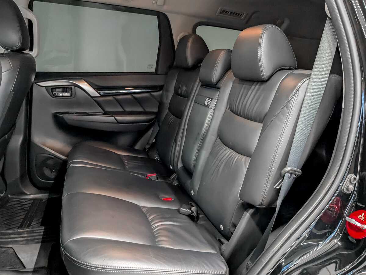 Mitsubishi Pajero Sport с пробегом — 2019 год. Фото: #11