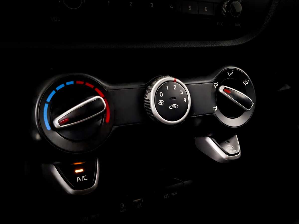 Kia Rio с пробегом — 2020 год. Фото: #21