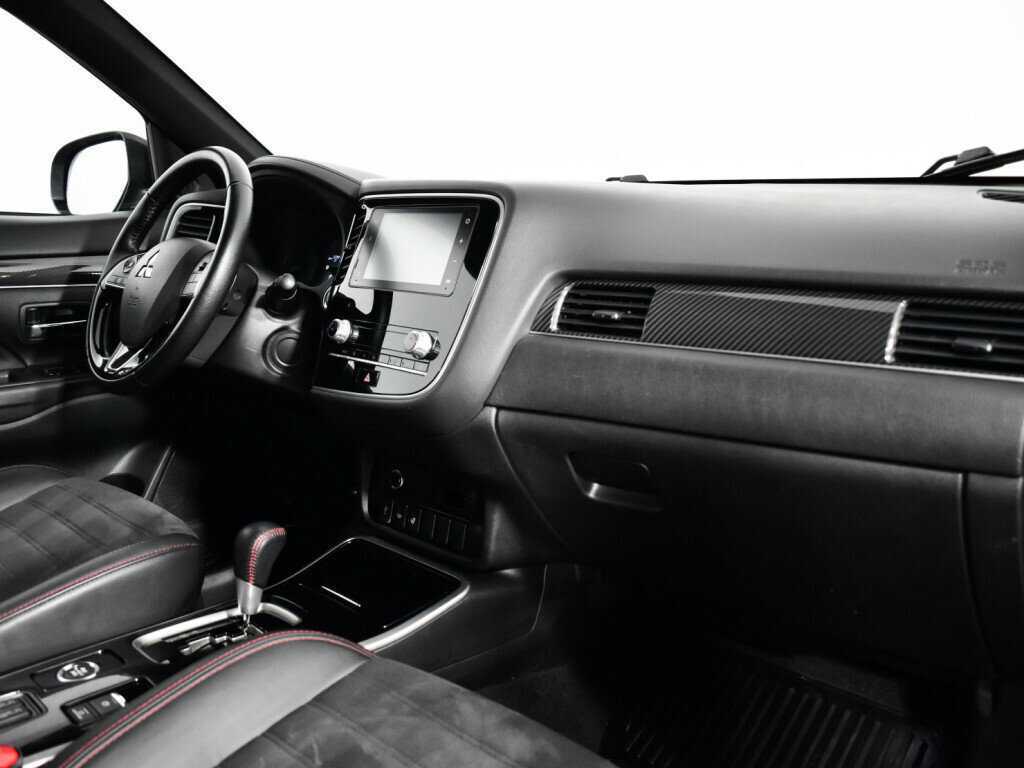Mitsubishi Outlander с пробегом — 2021 год. Фото: #8