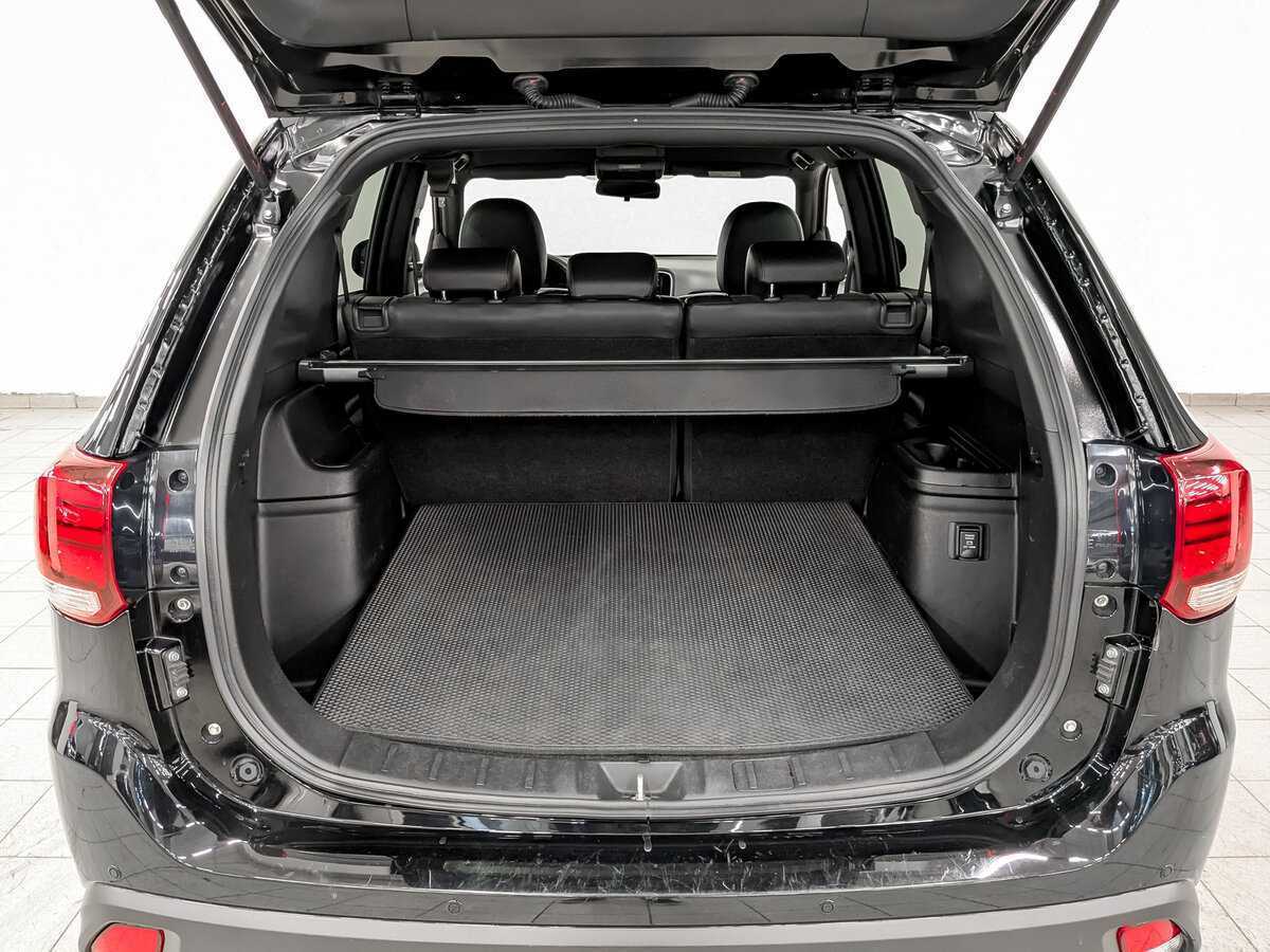 Mitsubishi Outlander с пробегом — 2021 год. Фото: #9