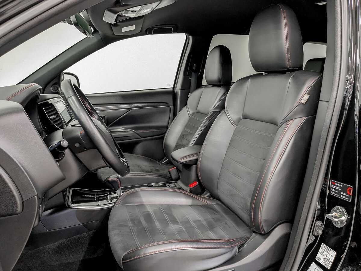 Mitsubishi Outlander с пробегом — 2021 год. Фото: #17