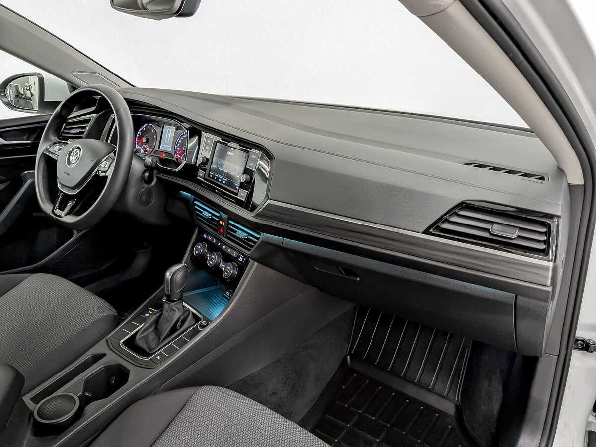 Volkswagen Jetta с пробегом — 2020 год. Фото: #10