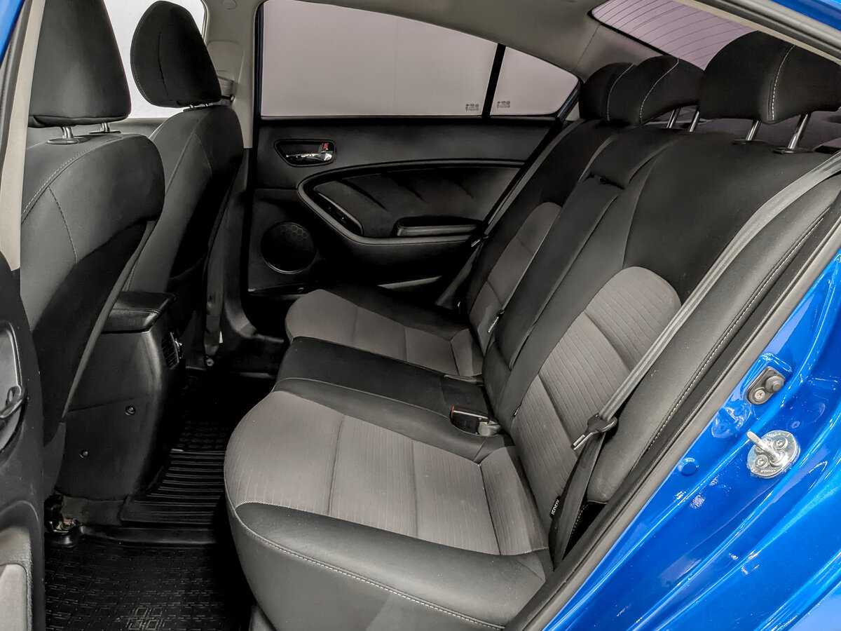 Kia Cerato с пробегом — 2013 год. Фото: #11