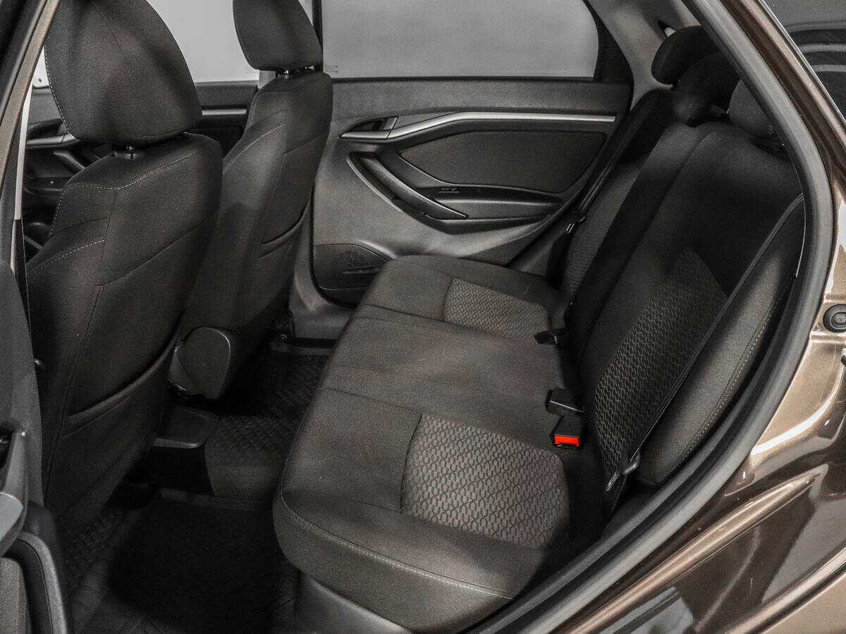 Lada (ВАЗ) Vesta с пробегом — 2017 год. Фото: #9