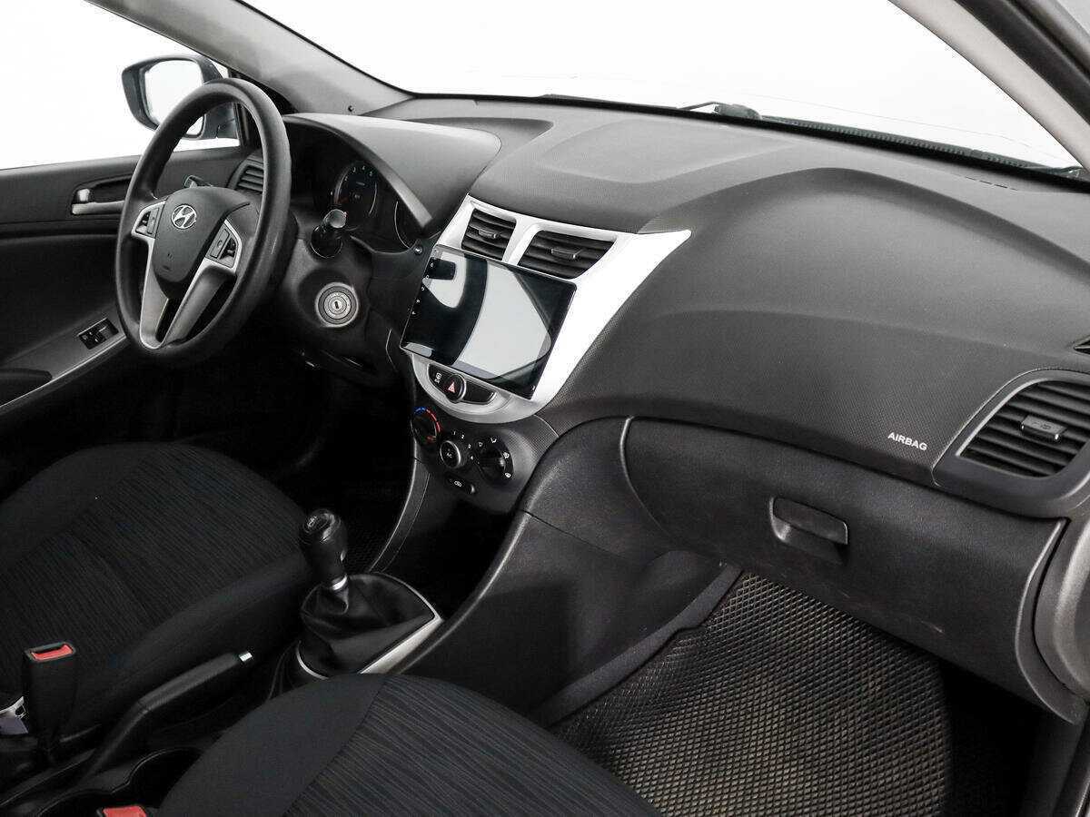 Hyundai Solaris с пробегом — 2016 год. Фото: #10