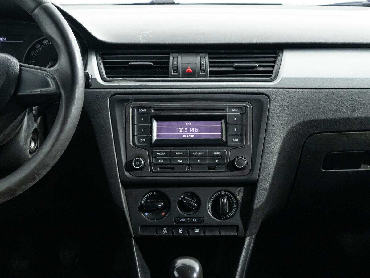 Skoda Rapid с пробегом — 2016 год. Фото: #8