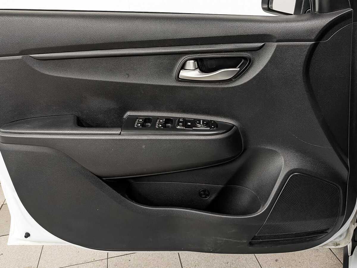 Kia Rio с пробегом — 2020 год. Фото: #17