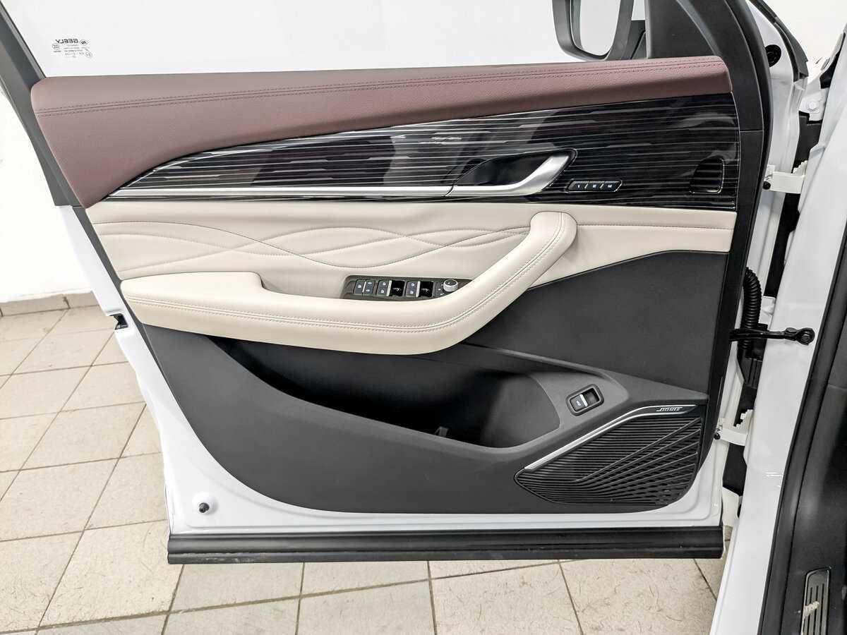 Geely Monjaro с пробегом — 2023 год. Фото: #17