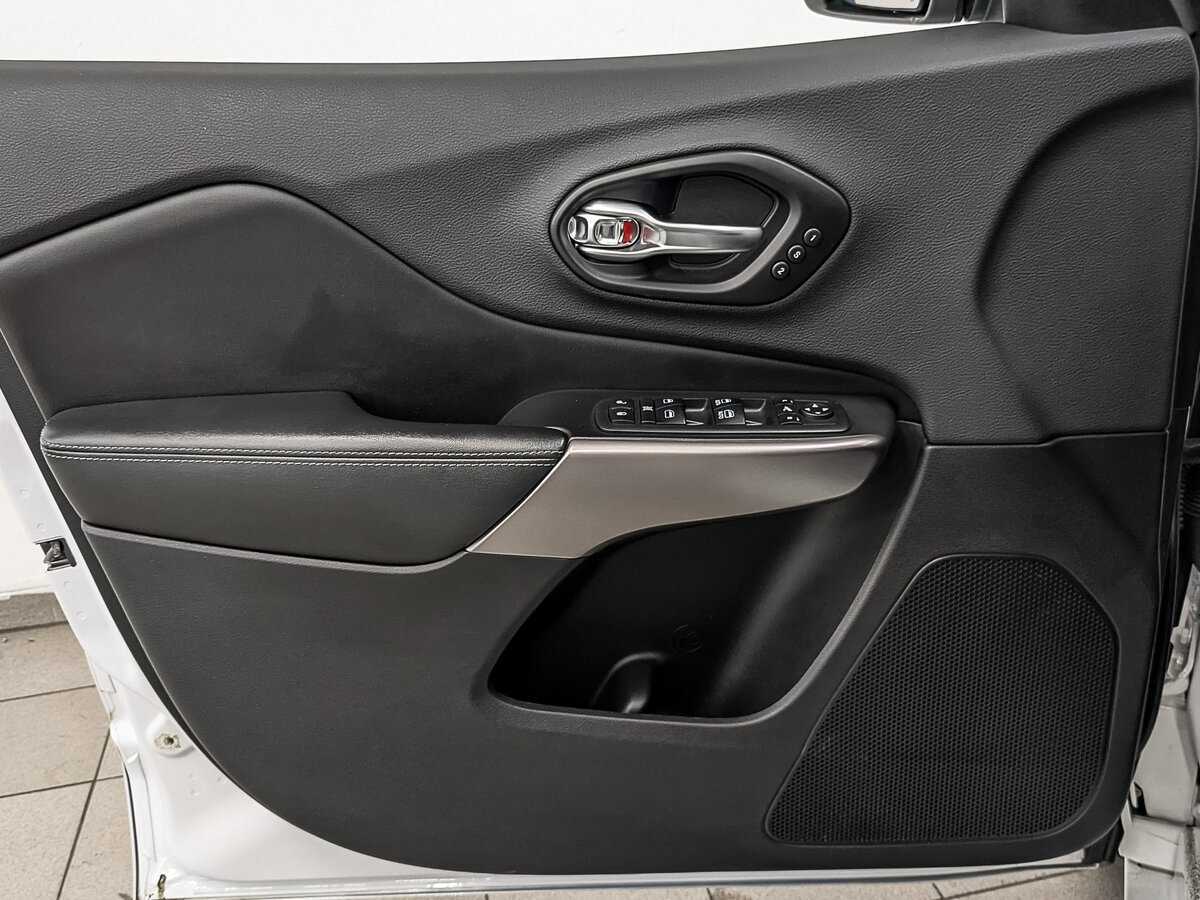 Jeep Cherokee с пробегом — 2019 год. Фото: #17