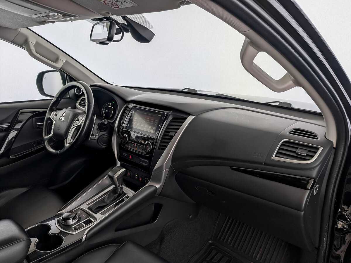 Mitsubishi Pajero Sport с пробегом — 2020 год. Фото: #10