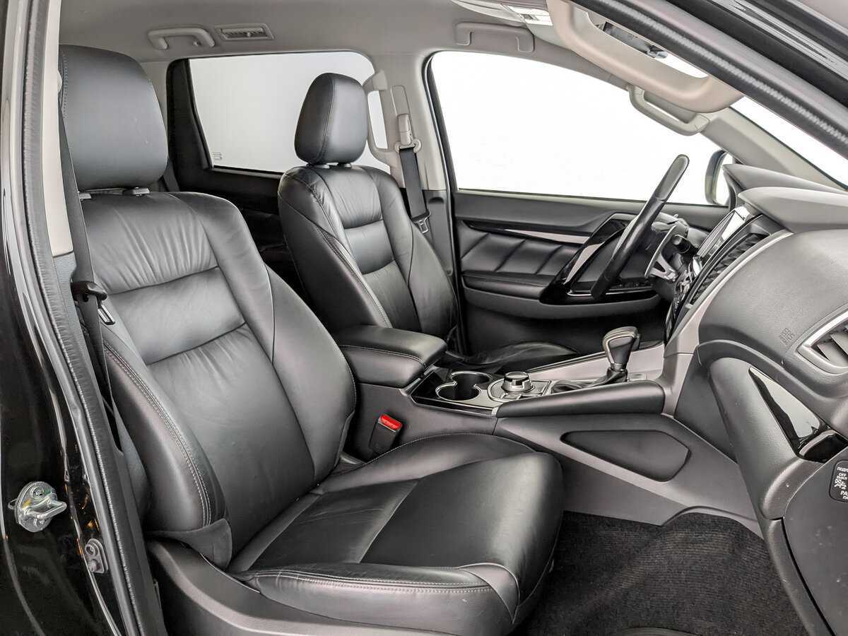 Mitsubishi Pajero Sport с пробегом — 2020 год. Фото: #20