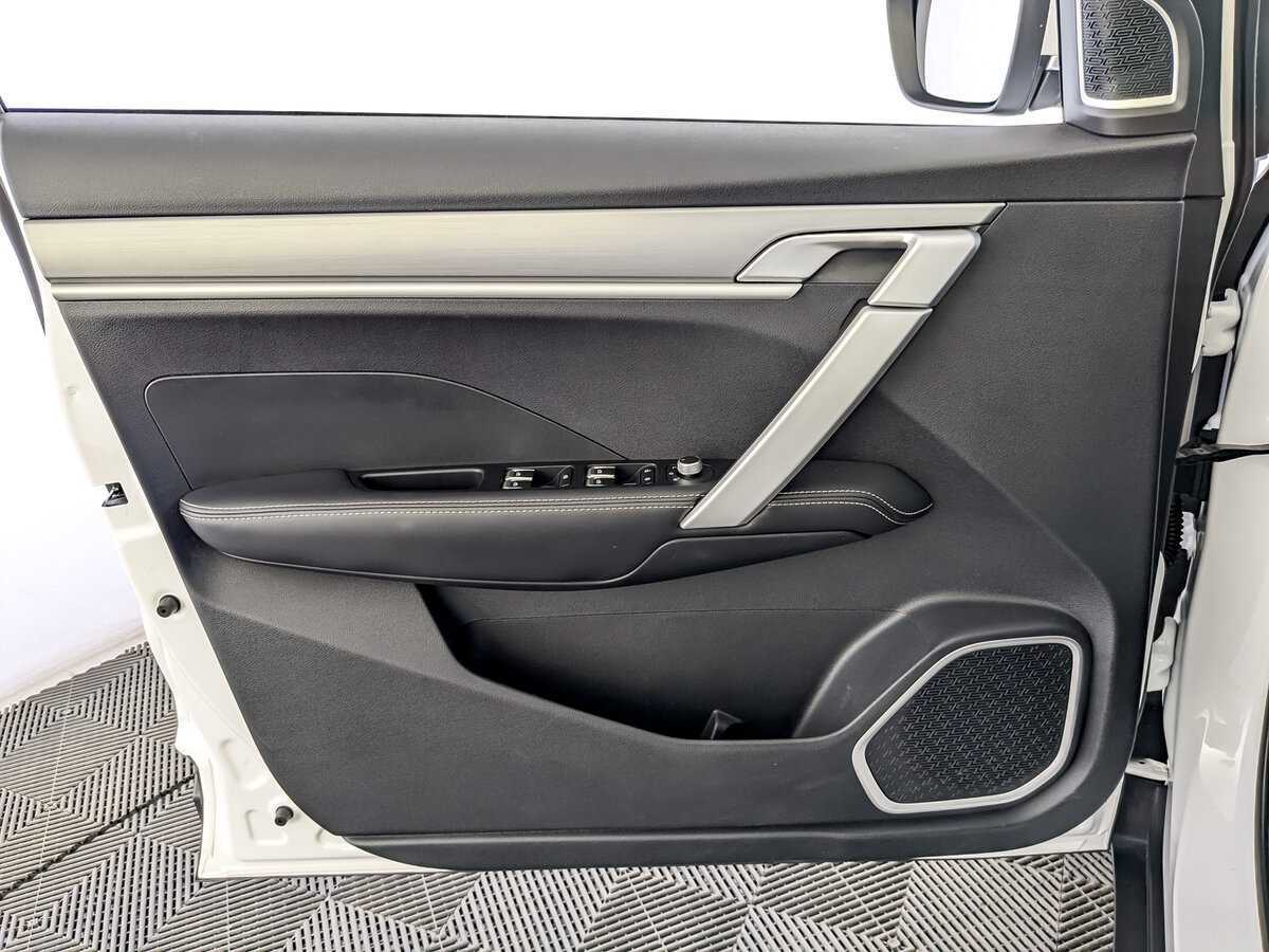 Geely Coolray с пробегом — 2023 год. Фото: #17